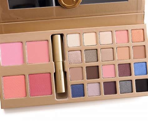 Stila A Whole Lot Of Love Gift Set Review Photos Swatches