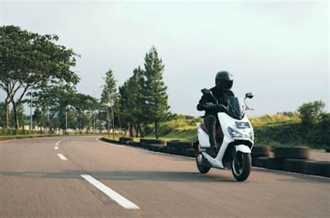 Cari Motor Listrik Mirip Maxi Yamaha Pilih United Tx 1800 Atau T 1800