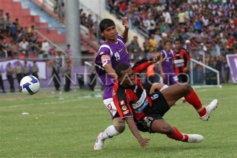 Persipura Vs Persik Antara Foto