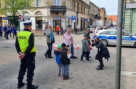 Kmp W Oc Awek On Twitter Policjanci Zabezpieczali Przemarsz W Dzie