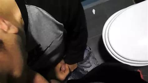 GAY ROMAN SUGE PULA LA CINEMA XHamster