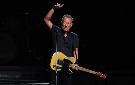 Schauen Sie sich Bühnenzeiten und Support Acts für Bruce