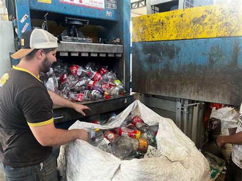 Reciclagem Compromisso Ambiental E Fonte De Sustento Para Muitas