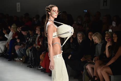 El Empoderamiento De La Vagina En Las Pasarelas Del NYFW Infobae