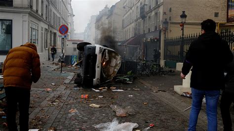 Frankreich Ausschreitungen Bei Erneuten Demonstrationen Von Kurden In