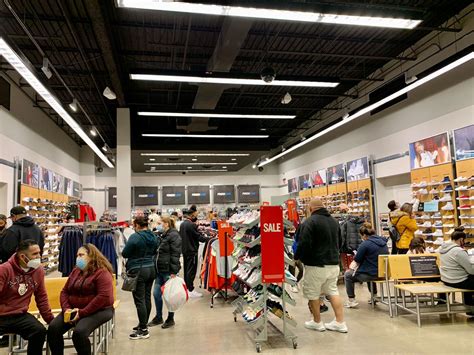 Abarrotan Tiendas Y Centros Comerciales De El Paso Por Black Friday