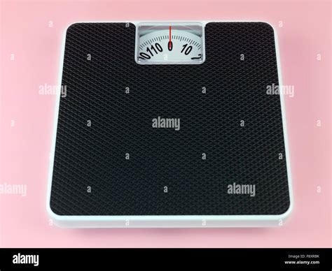 Bathroom Scales Pink Hi Res Stock Photography And Images Alamy