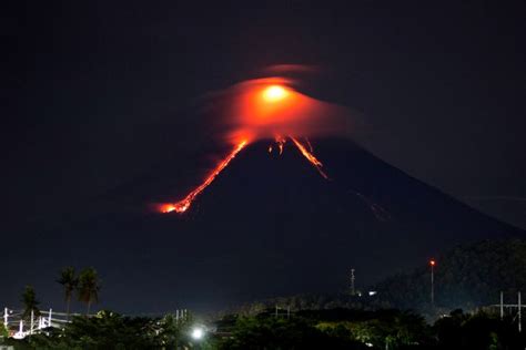 Des milliers de Philippins fuient léruption du volcan Mayon