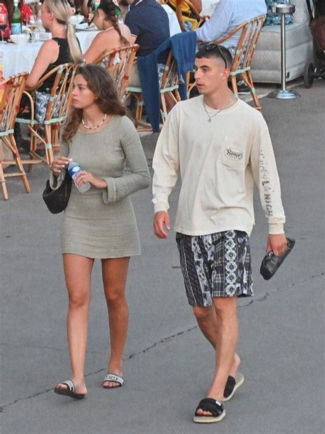 Sophia Weber And Kai Havertz Looks Jornalismo Esportivo Esportes