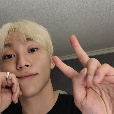 Seventeen Community Posts 캐럿들 ️‍🩹 사랑함다 Seungkwan