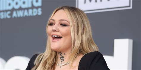 Elle King Fans Bombard The Singer After Seeing Her Rock A Low Cut Little Black Dress