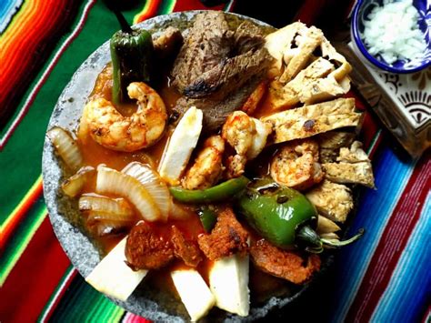 Molcajete For Two! Molcajete Mixto! - La Piña en la Cocina