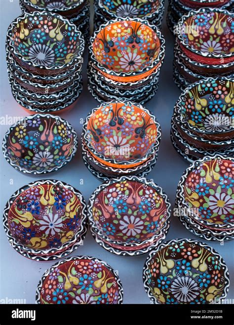 Traditional Turkish Ceramic Plates In Bazaar Stock Photo Alamy