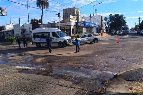 Se descompensó y terminó protagonizando un impacto en una transitada