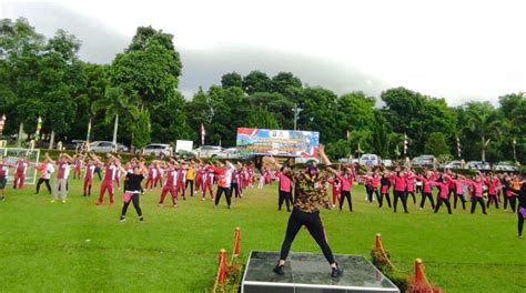 Penuh Keakraban Tni Polri Olahraga Bareng Peringati Hut Ke Bhayangkara