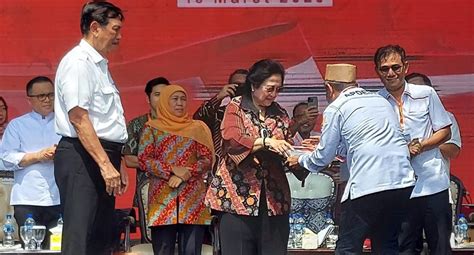 Megawati Soekarnoputri Dapat Penghargaan Sebagai Tokoh Penggerak Gotong