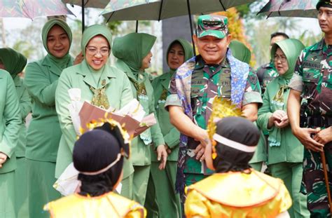 Pangdivif 2 Kostrad Dampingi KASAD Kunjungan Kerja Di Bumi Trisula