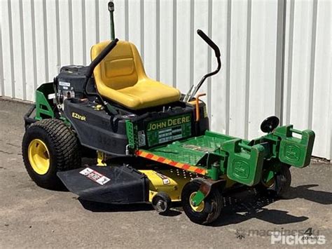 Used John Deere 2013 John Deere Z235 Eztrak Zero Turn Mowers In Listed On Machines4u