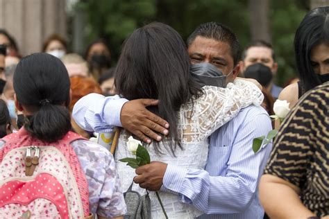 “estamos Cerca De Los Feminicidas” Padres De Debanhi Escobar Encabezan