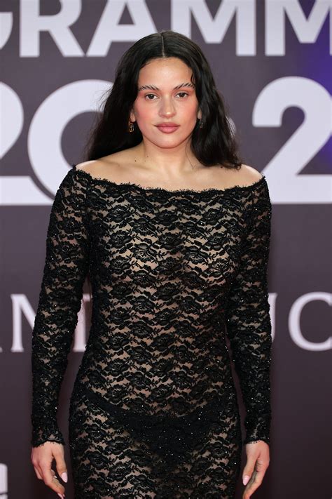Rosalia Sceglie Un Look Nude Per I Latin Grammy Awards Splende Con L