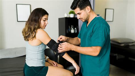 Elbow Fracture Treatment: Options, Recovery, and More