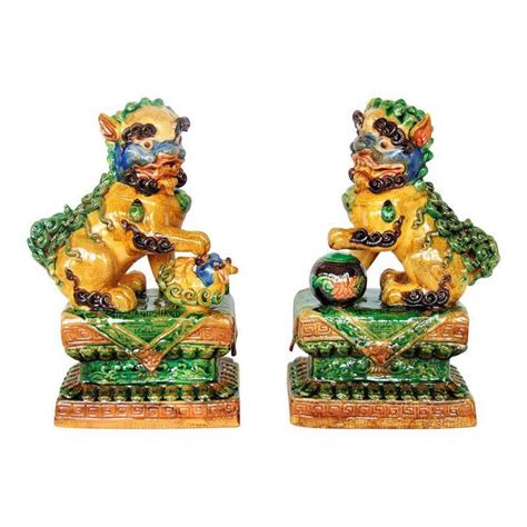 Large Chinese Foo Dog Lions on Base - a Pair | Foo dog, Lions, Figurines