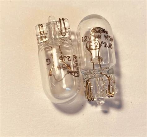 2 lamps LOT - GENUINE TOSHIBA - lamp part no. W5W-E2-2J6 (12V 5W) - 2 ...