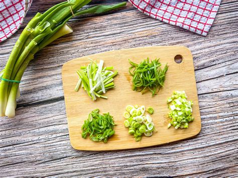 How To Cut Green Onions Scallions And Spring Onions Weekday Pescatarian
