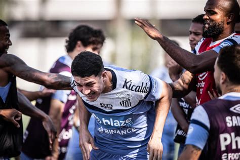 Treino Do Santos Tem Clima Leve No Ct E Conta O Retorno De Jair