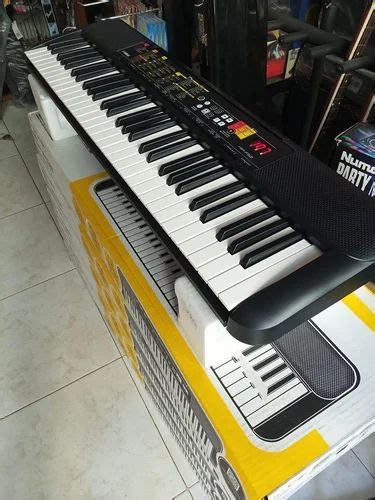 Lilie Jet Streit Piano Yamaha Psr F52 Mechanik Stille Gegen