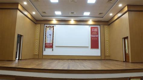 Brown Wooden Auditorium Flooring For Indoor At Rs 400 Square Feet In Madurai Id 19831307033