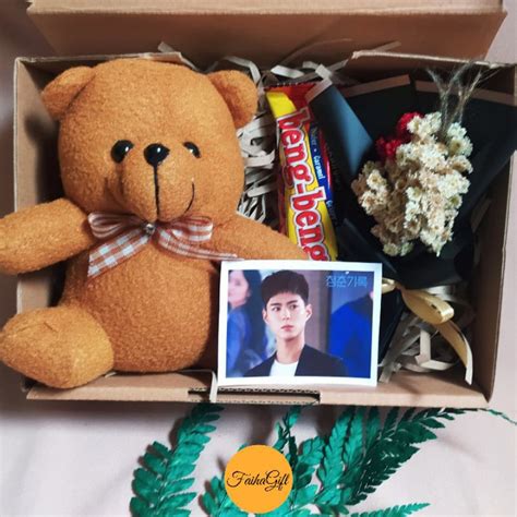 Jual T Box Siap Kirim Boneka Lucu Kado Wisuda Semprop Estetik Unik