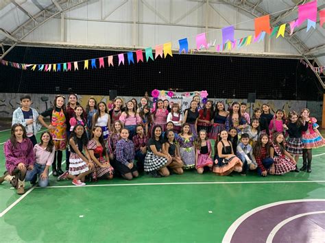 Festa junina do Centro da Juventude reúne alunos e familiares pela