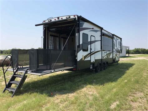 2016 Used Grand Design MOMENTUM 397TH Toy Hauler in Texas TX