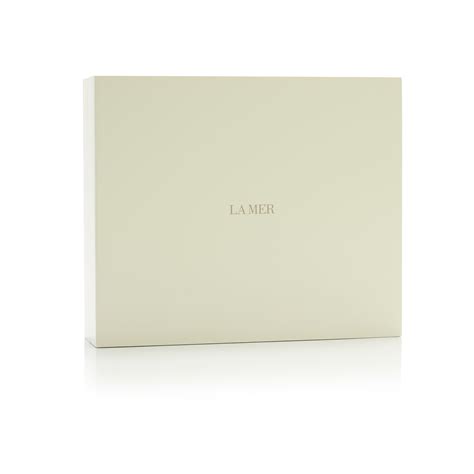 Estée Lauder Crème De La Mer On Packaging Of The World Creative