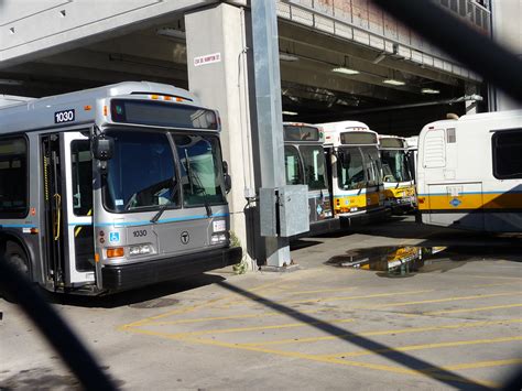 Mbta Silver Line Neoplan An Lf Artic Bus Mbta Silv Flickr