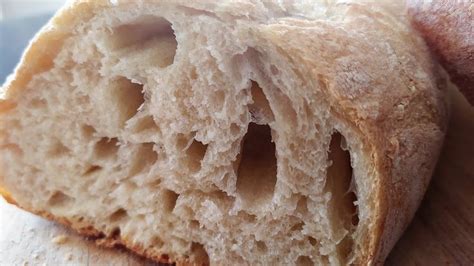 Pane Fatto In Casa Ad Alta Idratazione Alveolato Dentro E Fragrante