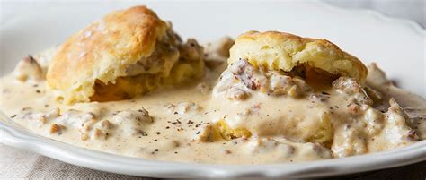 Sausage Sawmill Gravy & Biscuits Recipe