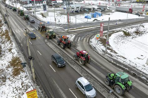 Fermierii Din Ar Nu Renun La Proteste N Covasna Se Blocheaz