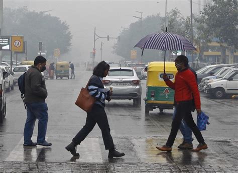 Gusty Winds Light Rainfall Provide Relief To Scorched Delhi Ncr