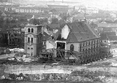 Fotogalerie Přesun kostela Nanebevzetí Panny Marie v Mostu v roce 1975