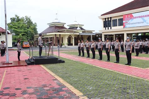 Pramuka Kwartir Ranting Toroh Bantu Warga Terdampak Puting Beliung