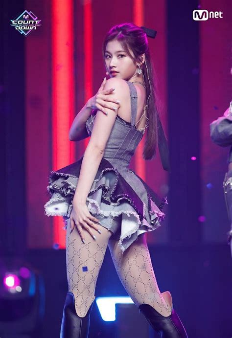 201105 Sana I Can T Stop Me MCountdown Stage Outfits Kpop Girls