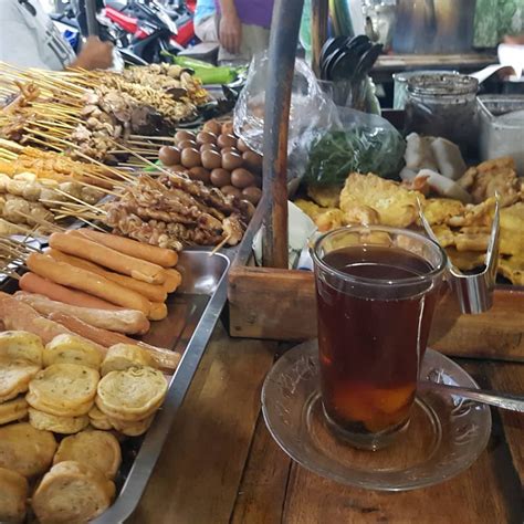 Angkringan Kopi Joss Tempat Nongkrong Asyik Di Jogja Dengan Menu Kopi Unik