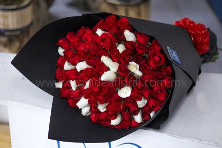 100 Rosas con Kraft Orquídea Boutique Floral