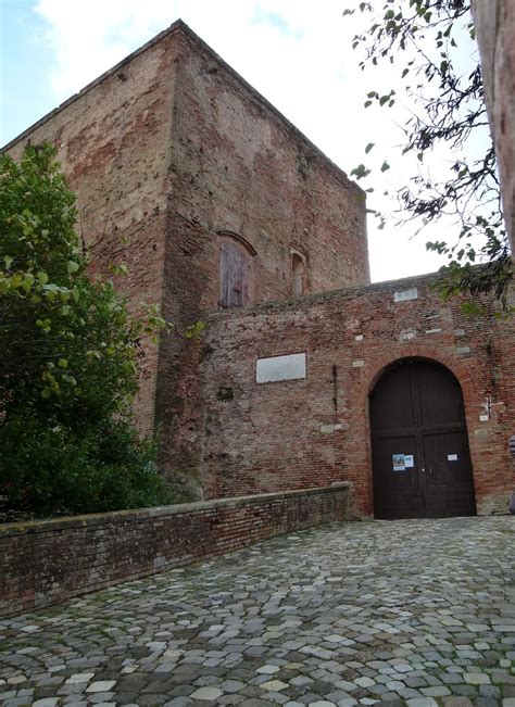 Santarcangelo La Rocca Malatestiana Voluta E Costruita Da Flickr