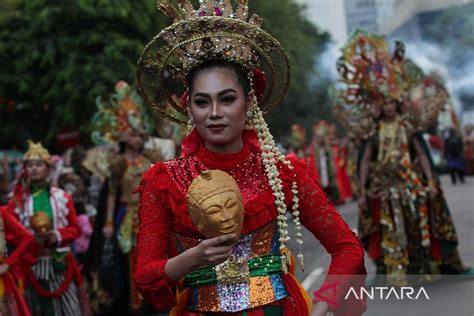 Hut Kota Surabaya Dimeriahkan Pawai Bunga Dan Budaya Antara News