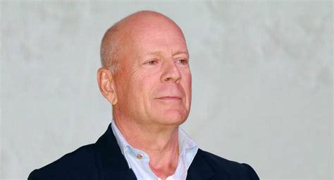 Bruce Willis Las Primeras Fotograf As Del Actor Tras Ser Diagnosticado