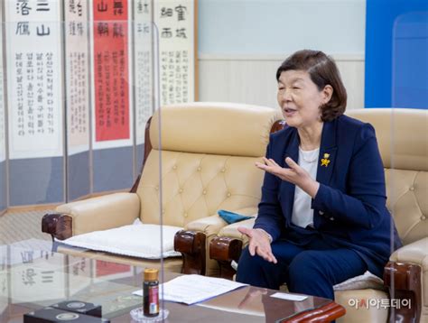 인터뷰 노옥희 울산교육감 한명의 아이도 포기않는 울산교육 초심 잃지 않겠다 네이트 뉴스