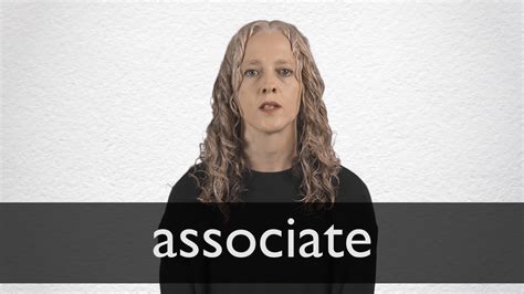 How To Pronounce Associate In British English Youtube